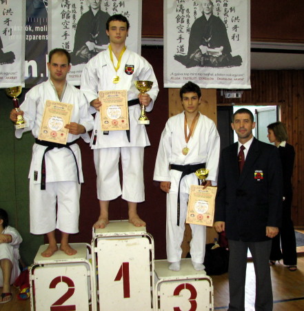 Jaunių individualios kata rungties pasaulio čempionas Dovydas Žymantas